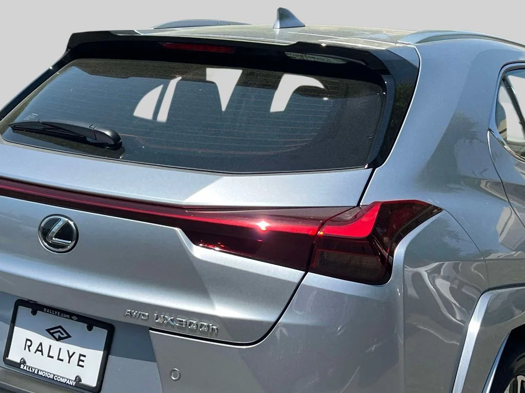 2026 Lexus UX Hybrid 300h Premium - Photo 9