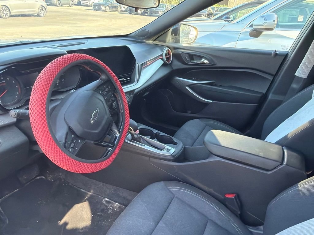 Used 2024 Gray Chevrolet 1RS image 9