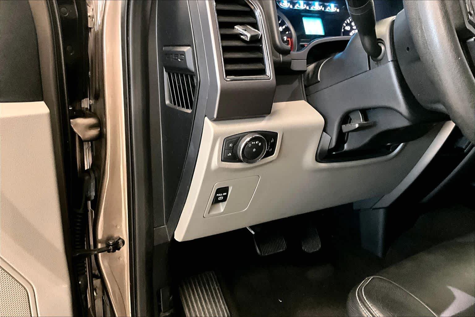 Used 2019 Stone Gray Metallic Ford XLT image 30
