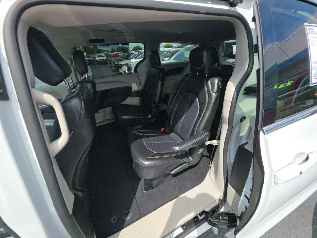 Used 2023 White Chrysler Touring L image 7