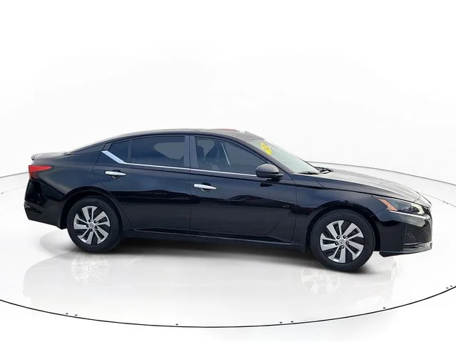 Used 2025 Black Nissan 2.5 S image 4