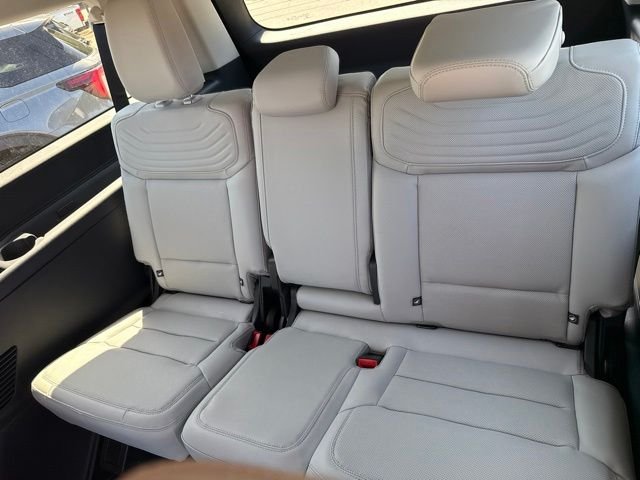 New 2027 Glacier Gray Metallic Tri-Coat Ford Platinum image 21