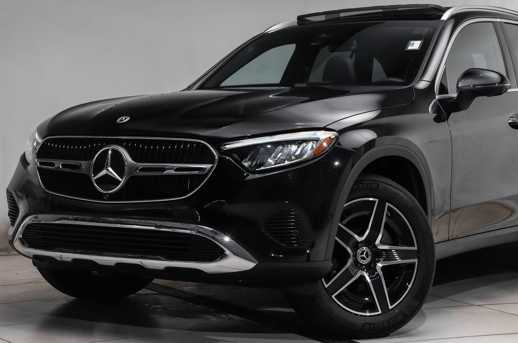 New 2026 Black Mercedes-Benz GLC 300 image 18