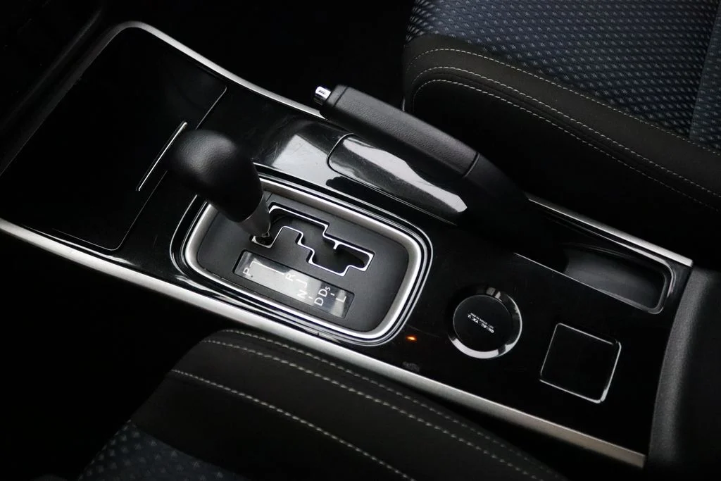 Used 2018 Black Mitsubishi ES image 28