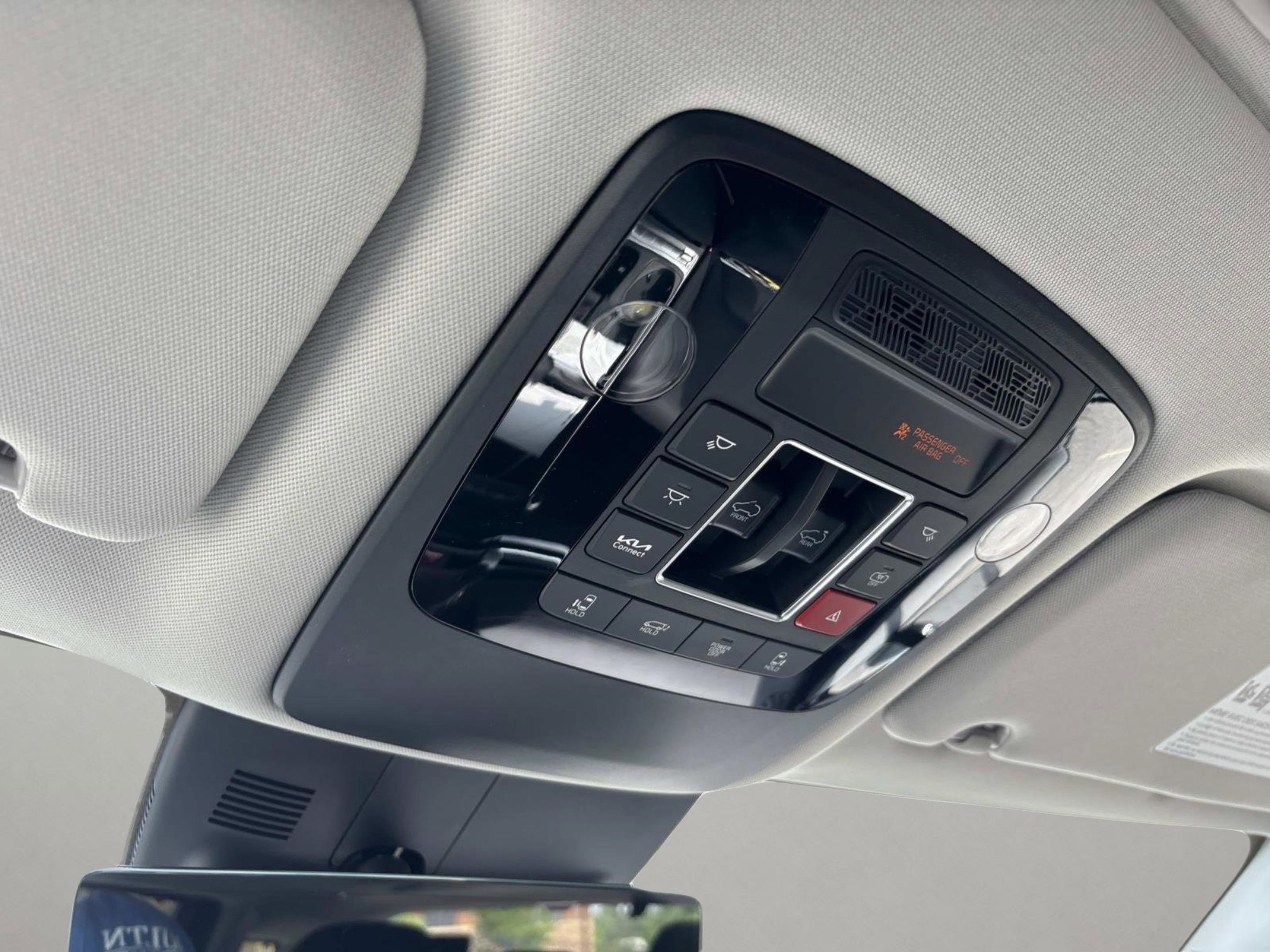 New 2026 Snow White Pearl Kia SX Prestige image 28