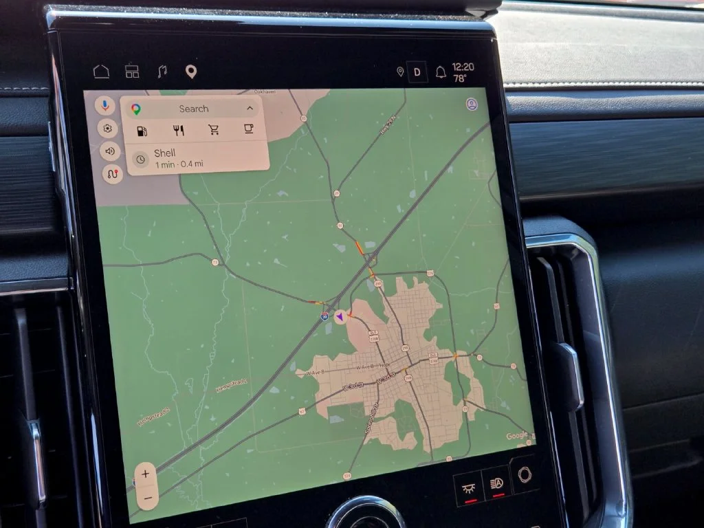 Used 2025 White GMC Elevation image 24