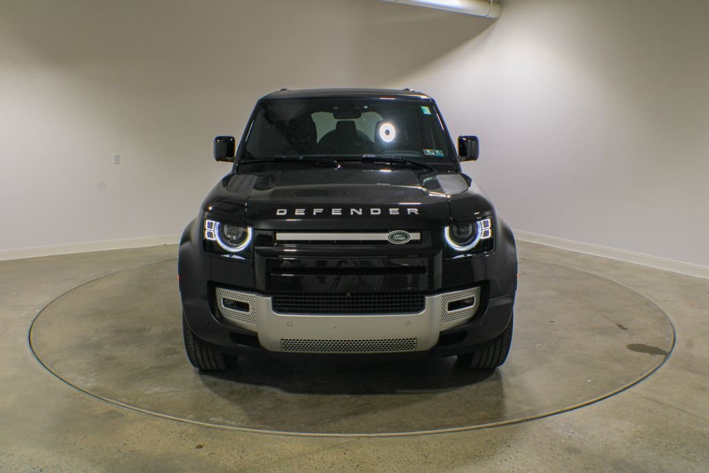 Certified Used 2023 Santorini Black Metallic Land Rover SE image 8
