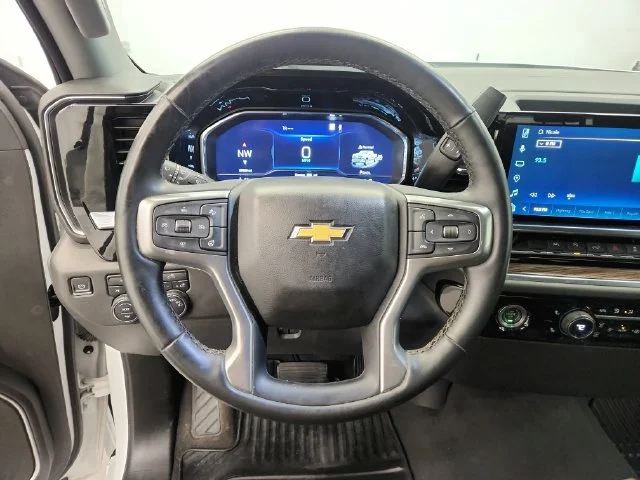 Used 2023 White Chevrolet LT image 29