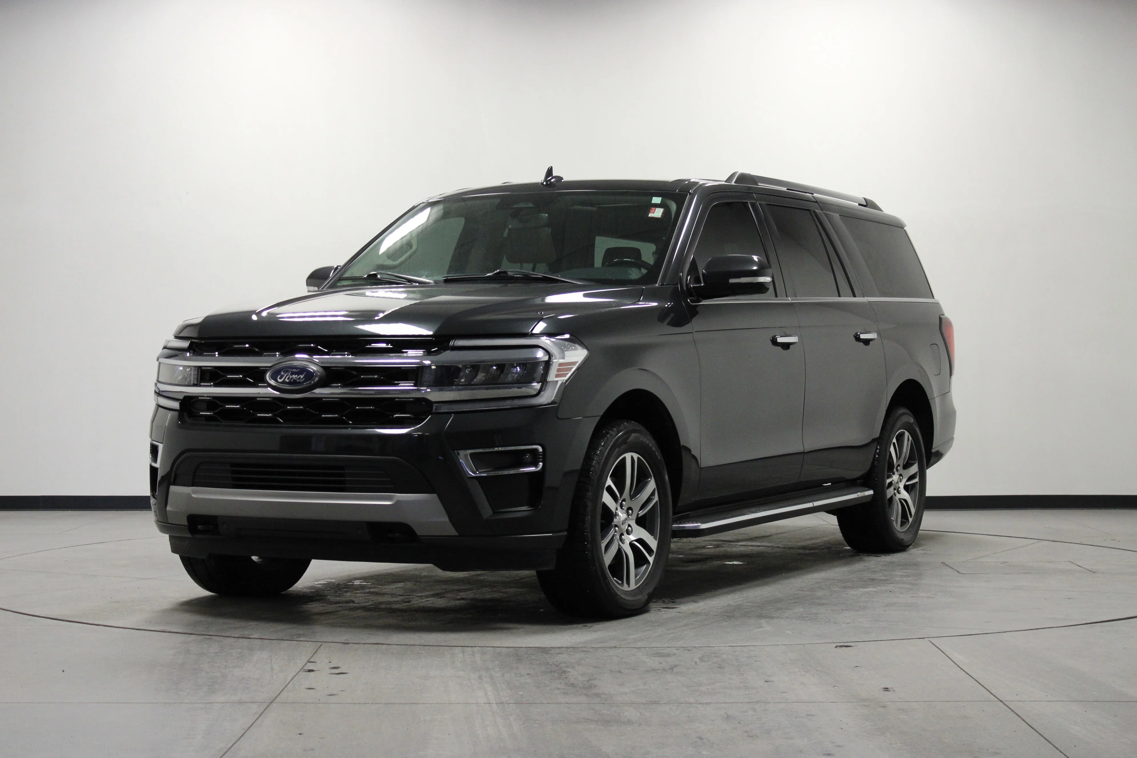 Used 2022 Dark Matter Metallic Ford Limited image 8