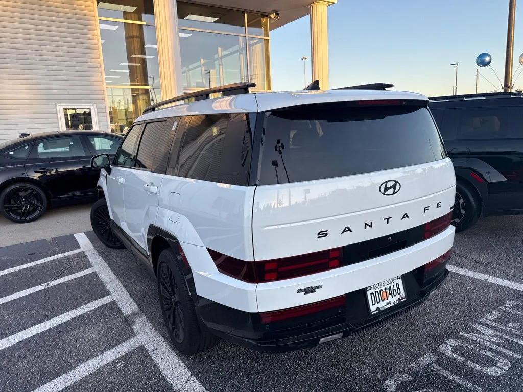 Used 2025 White Hyundai Calligraphy image 3
