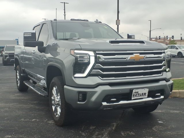 Used 2025 Sterling Gray Metallic Chevrolet High Country image 24