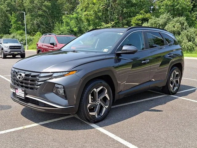 Used 2023 Gray Hyundai SEL image 4