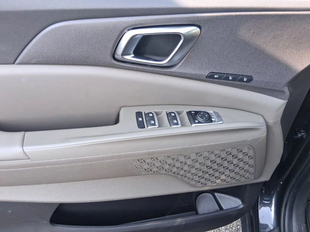 Certified Used 2026 Gray Kia EX image 8