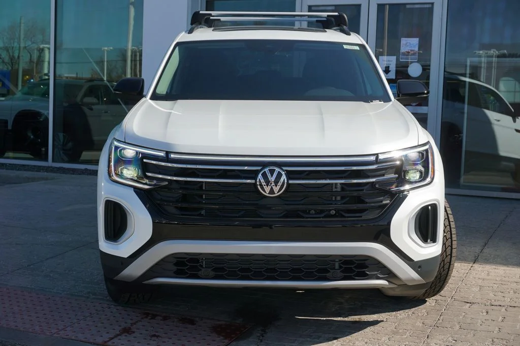 New 2026 White/off-white Volkswagen 2.0T Peak Edition image 5