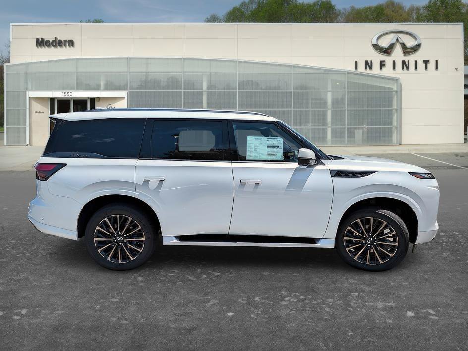 New 2027 Radiant White INFINITI AUTOGRAPH image 4
