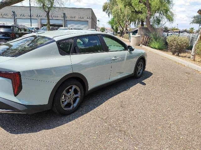 Certified Used 2025 Morning Haze Kia LXS image 9