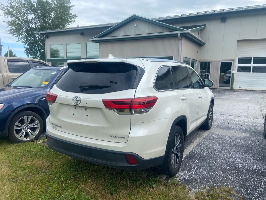 Used 2019 Blizzard Pearl Toyota XLE image 5