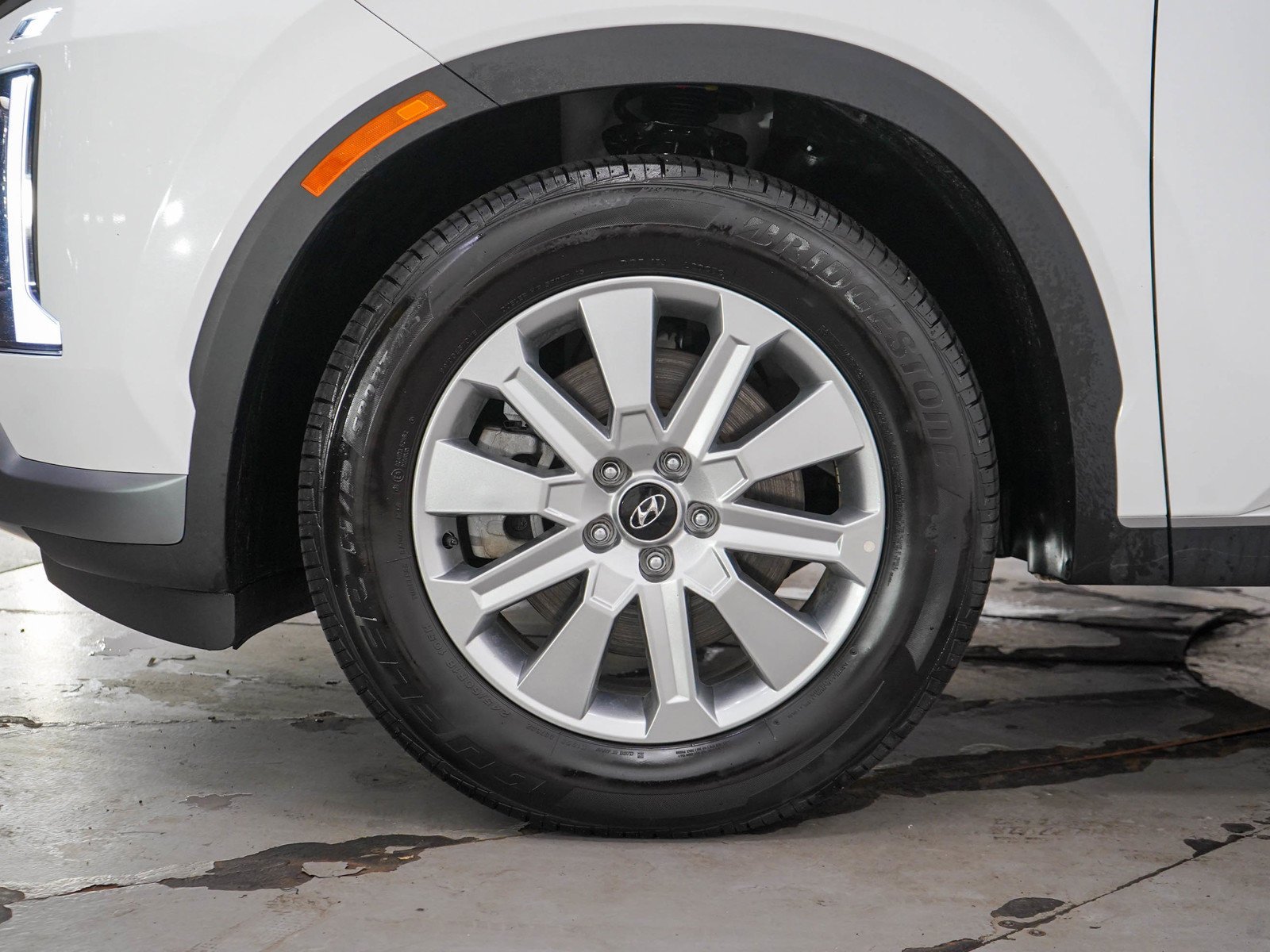 Used 2025 Hyper White Hyundai SEL AWD image 31