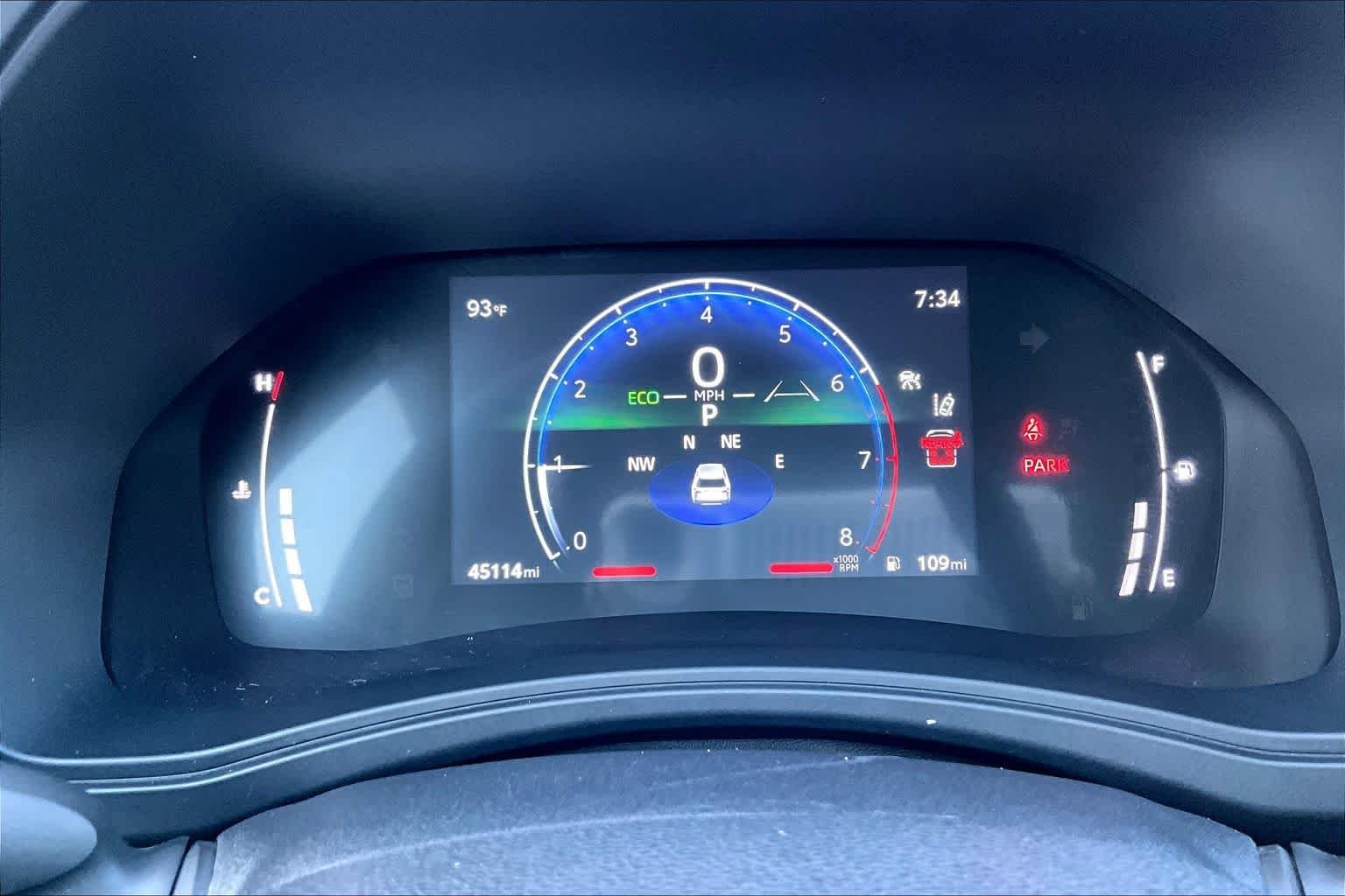 Used 2024 Wind Chill Pearl Toyota XLE image 25