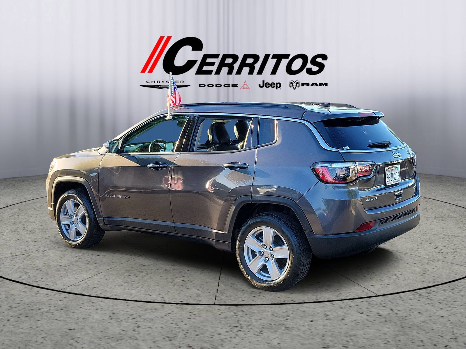 Certified Used 2022 Gray Jeep Latitude image 2