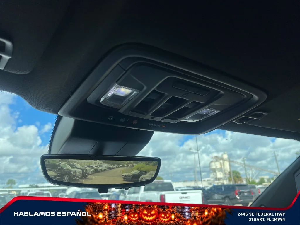 Used 2023 IRIDESCENT PEARL TRICOAT Chevrolet High Country image 33
