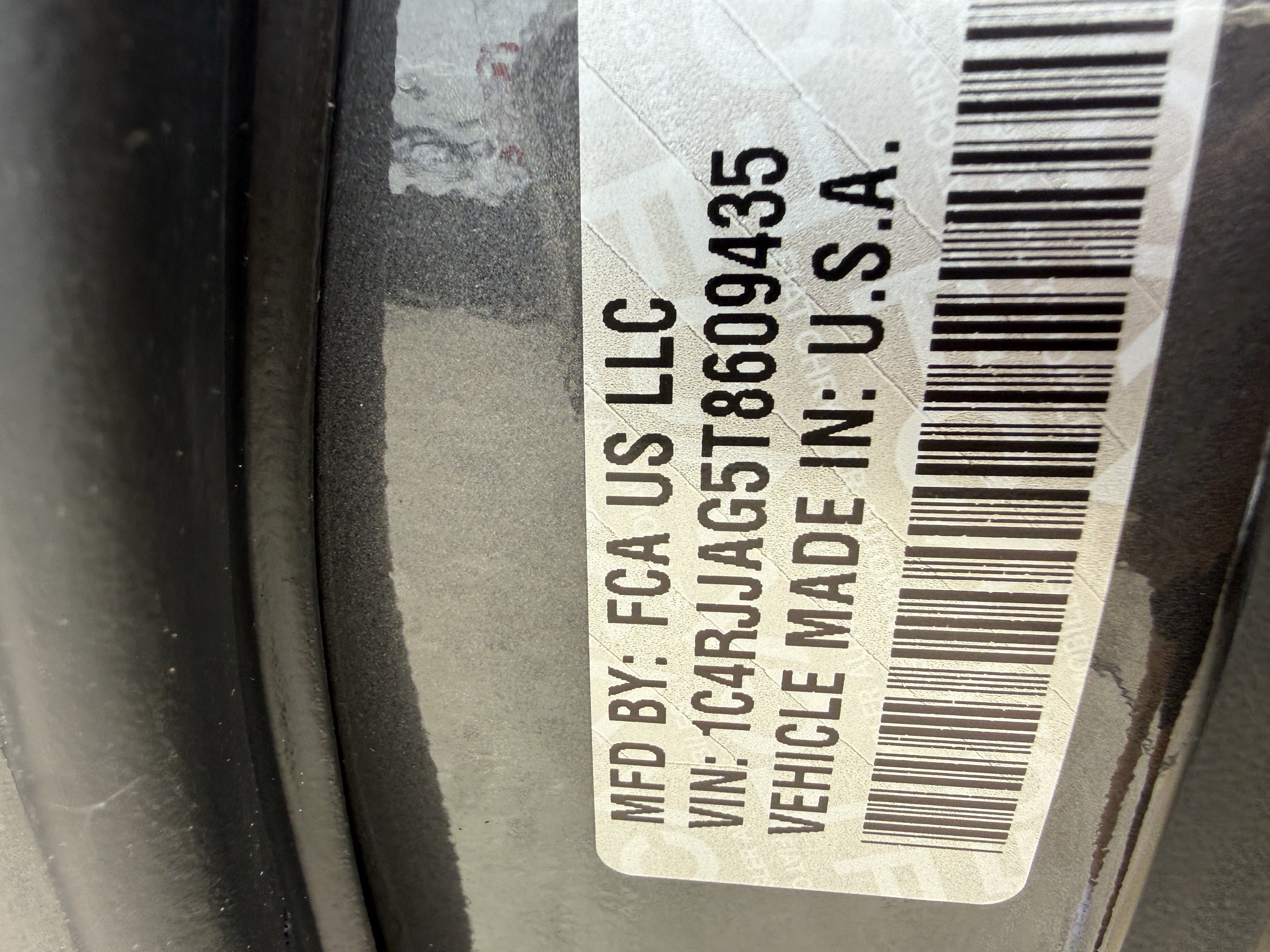 New 2026 Baltic Gray Metallic Clear-Coat Exterior Paint Jeep Laredo X image 19