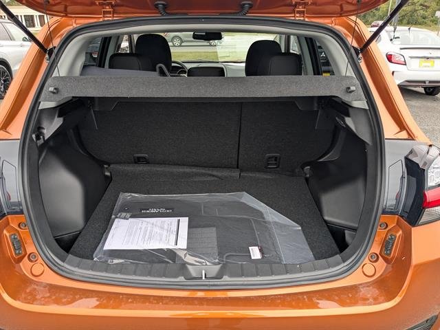 Used 2025  Mitsubishi SE image 13