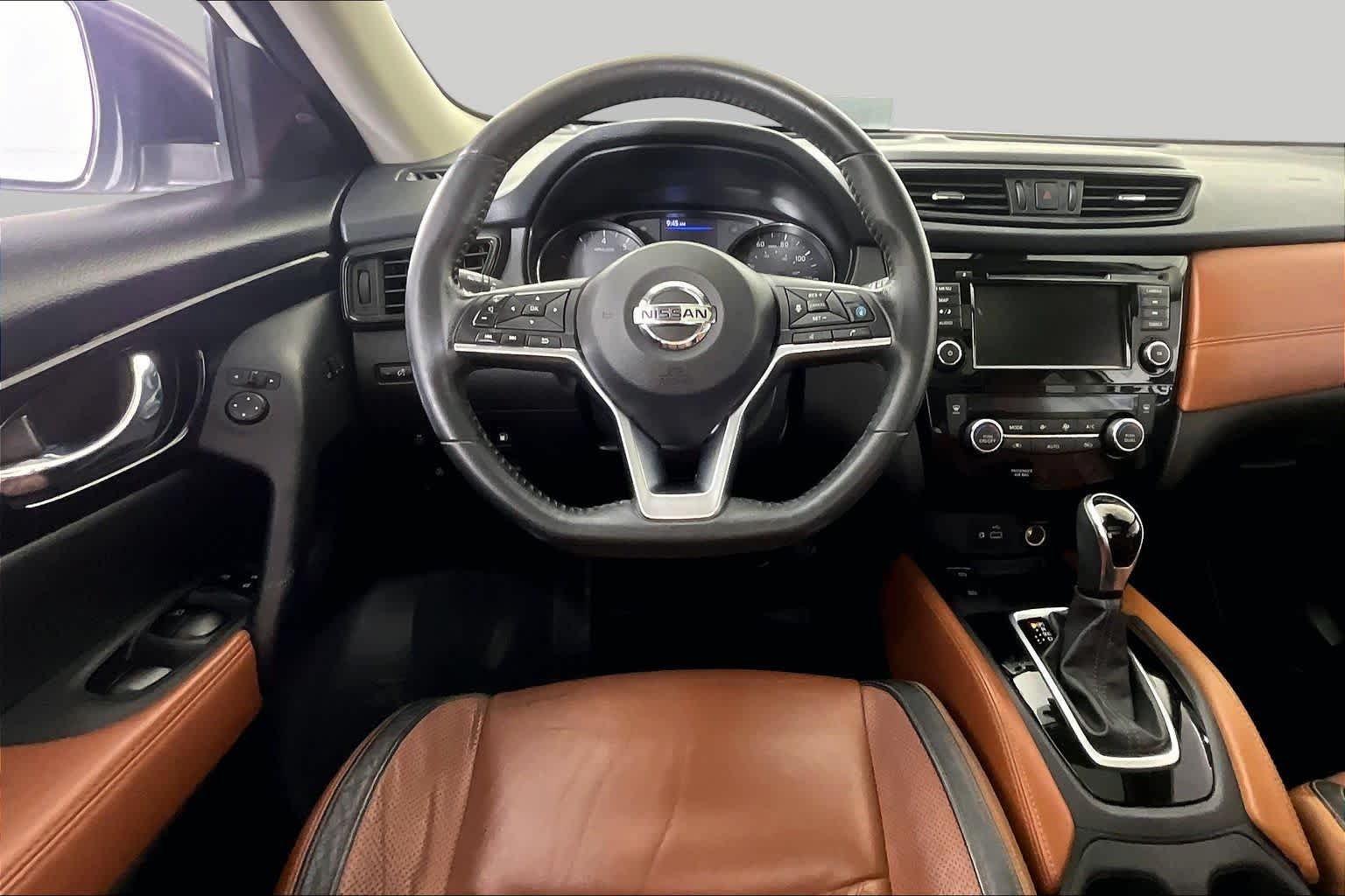 Used 2018 Pearl White Nissan SL image 6