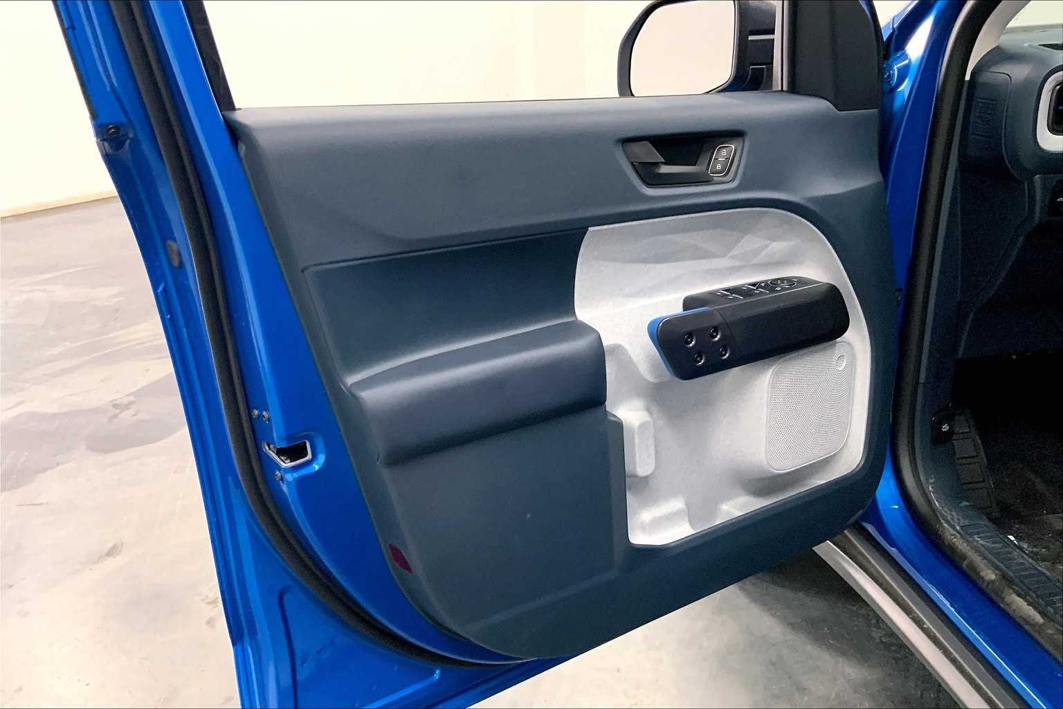 2025 Ford Maverick XLT - Photo 10