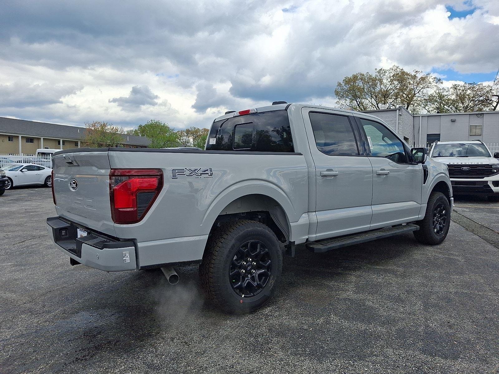 New 2026 Avalanche Ford XLT image 4