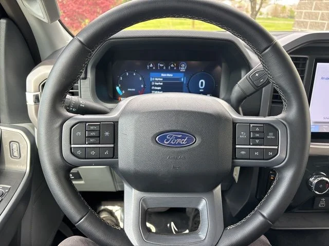 Certified Used 2025 Atlas Blue Metallic Ford XLT image 20