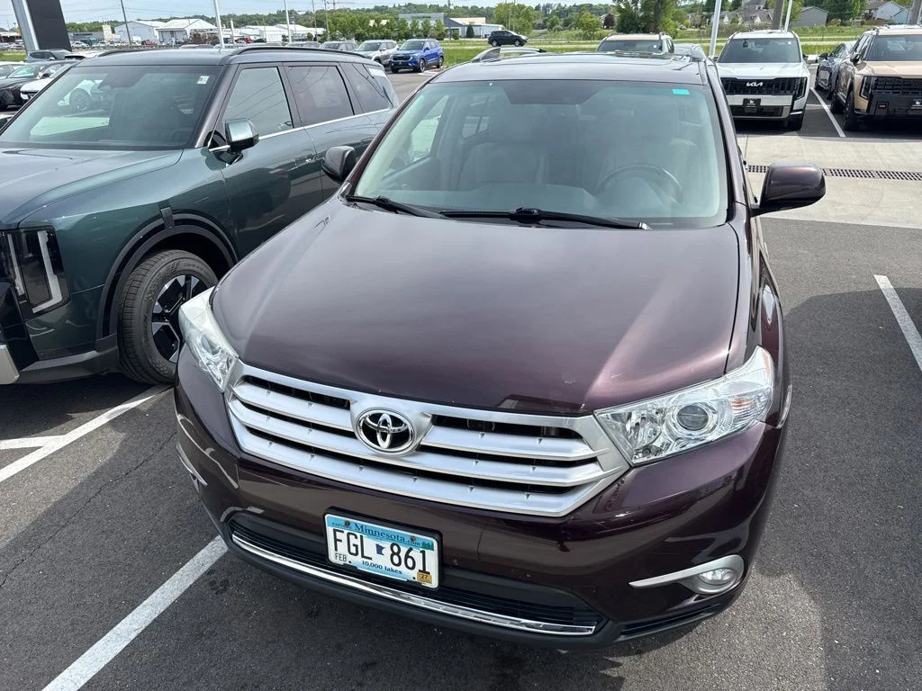 Used 2011 Red Toyota Limited image 3