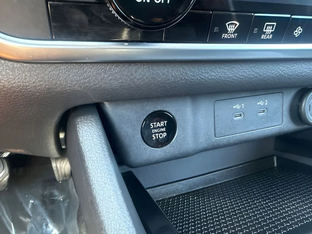 Used 2025 Gray Nissan SV image 17