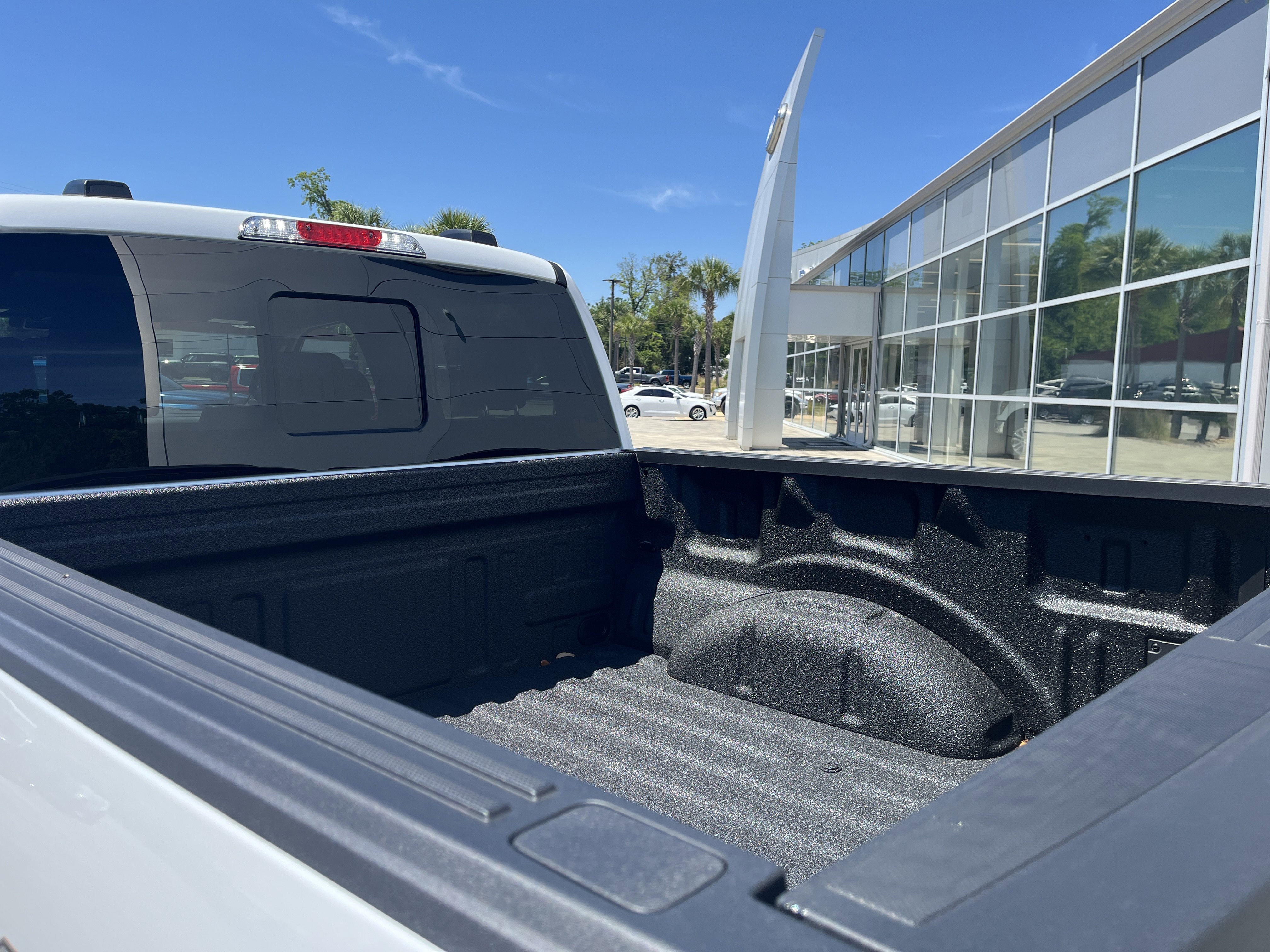 New 2026 Oxford White Ford Lariat® image 13