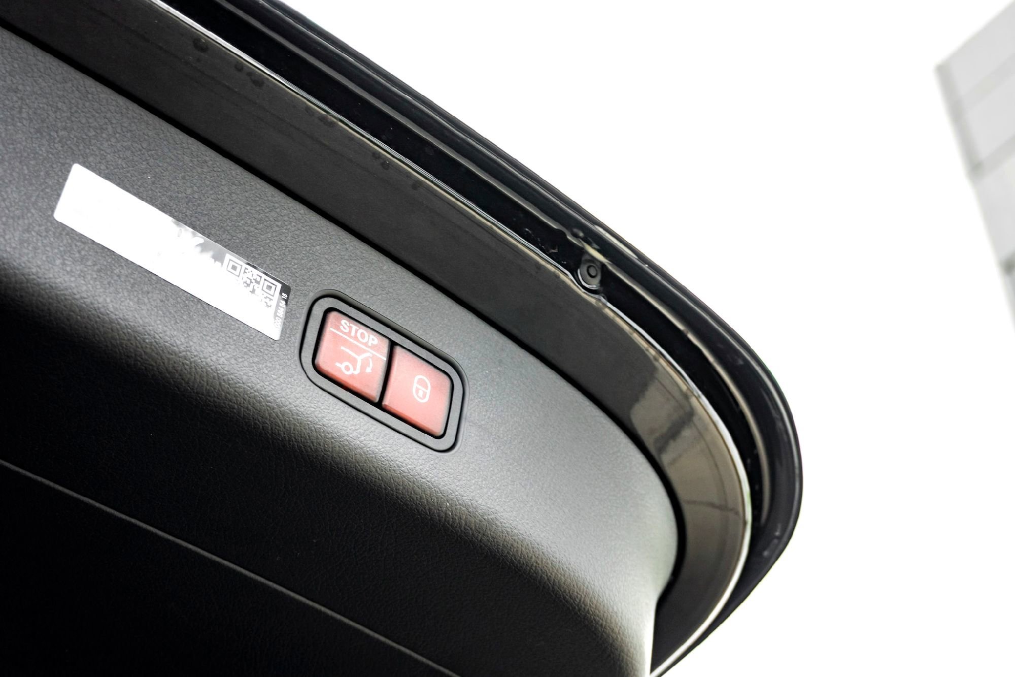New 2026 Obsidian Black Metallic Mercedes-Benz GLC 300 image 24