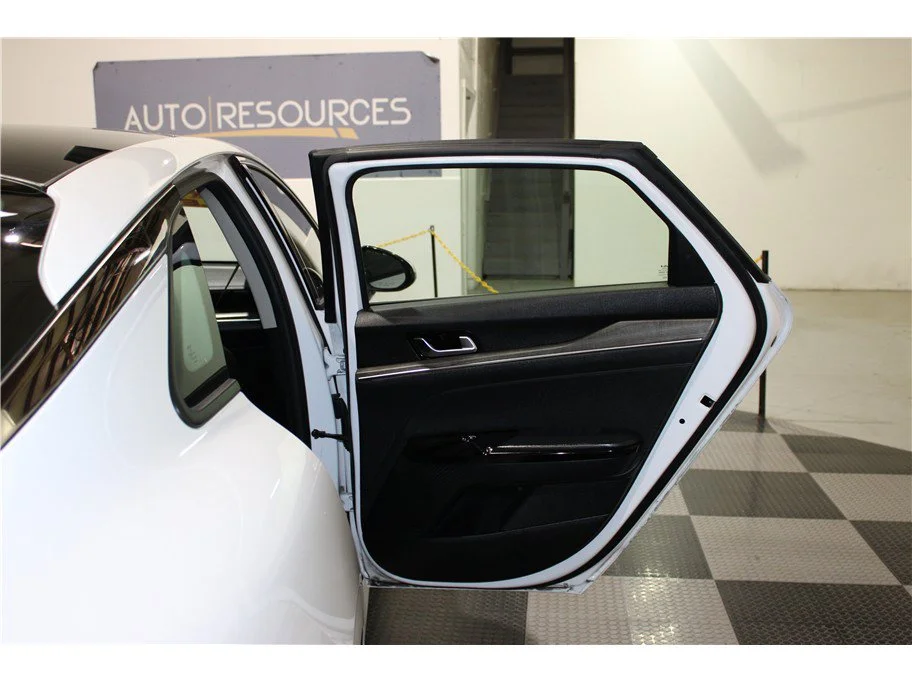 Used 2024 Glacial White Pearl Kia EX image 21