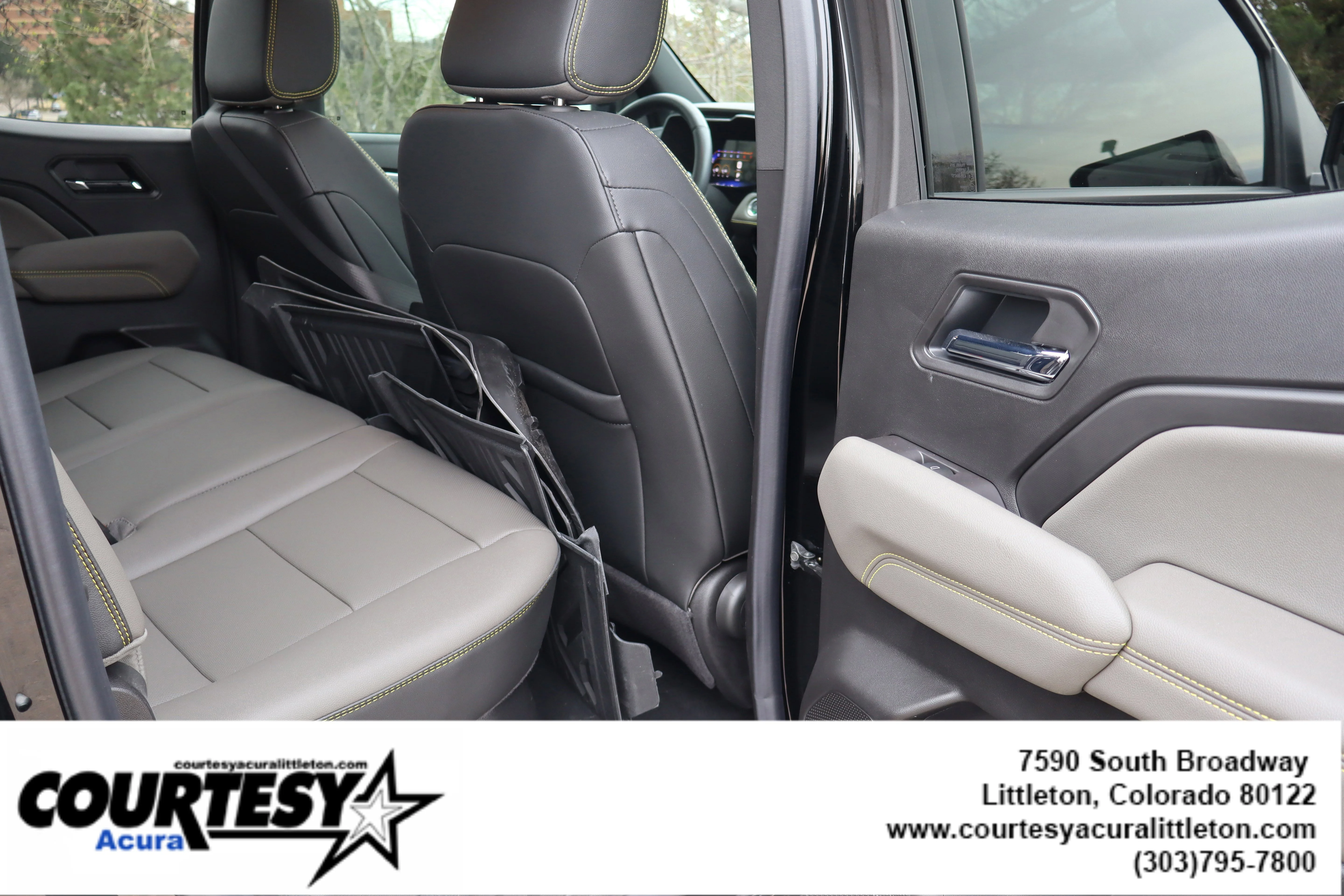 Used 2025 Black Chevrolet 4WD ZR2 image 31