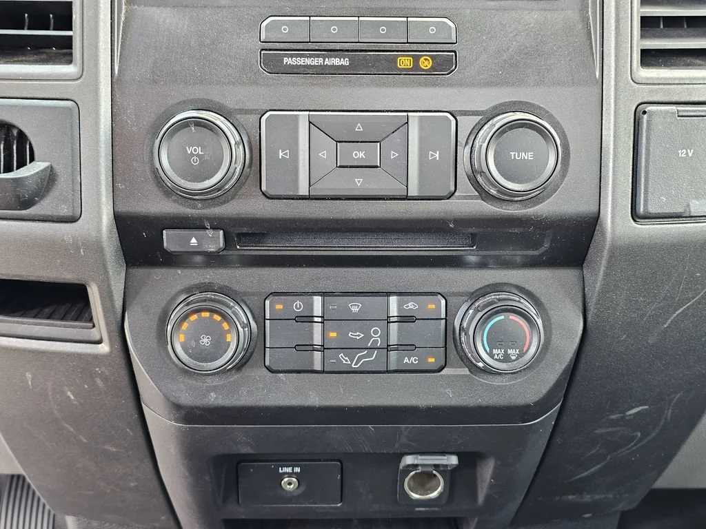 Used 2017 Oxford White Ford XL image 22