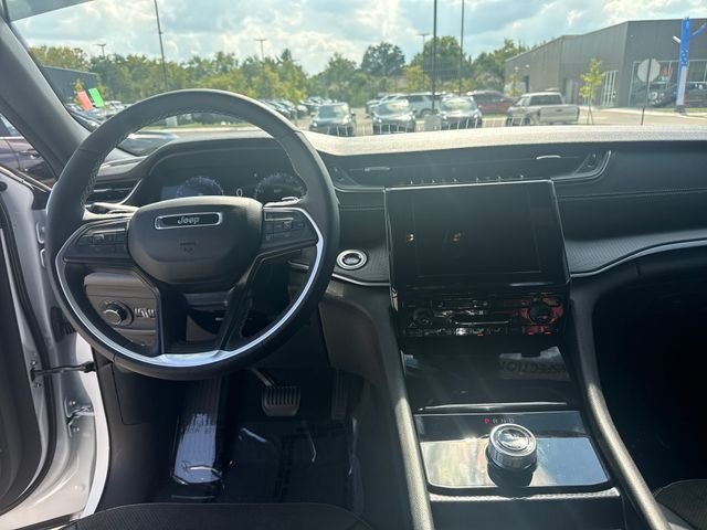 Used 2025 White Jeep Altitude X image 15