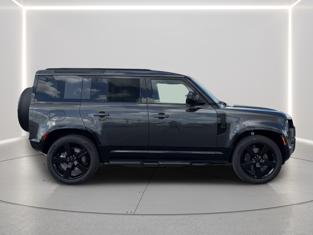 New 2026 Carpathian Grey Land Rover X-Dynamic SE image 4