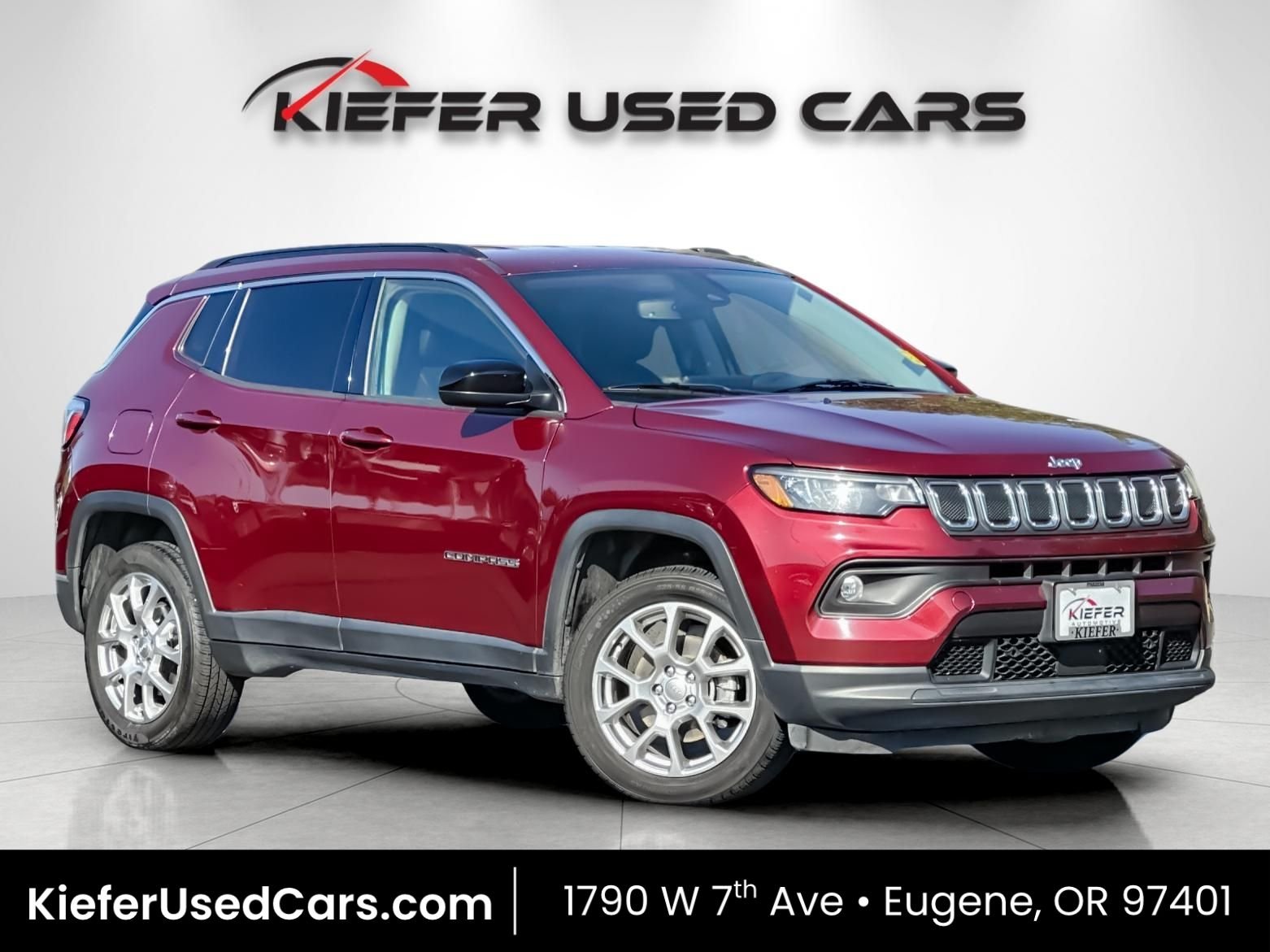 Used 2022 Red Jeep Latitude Lux image 1