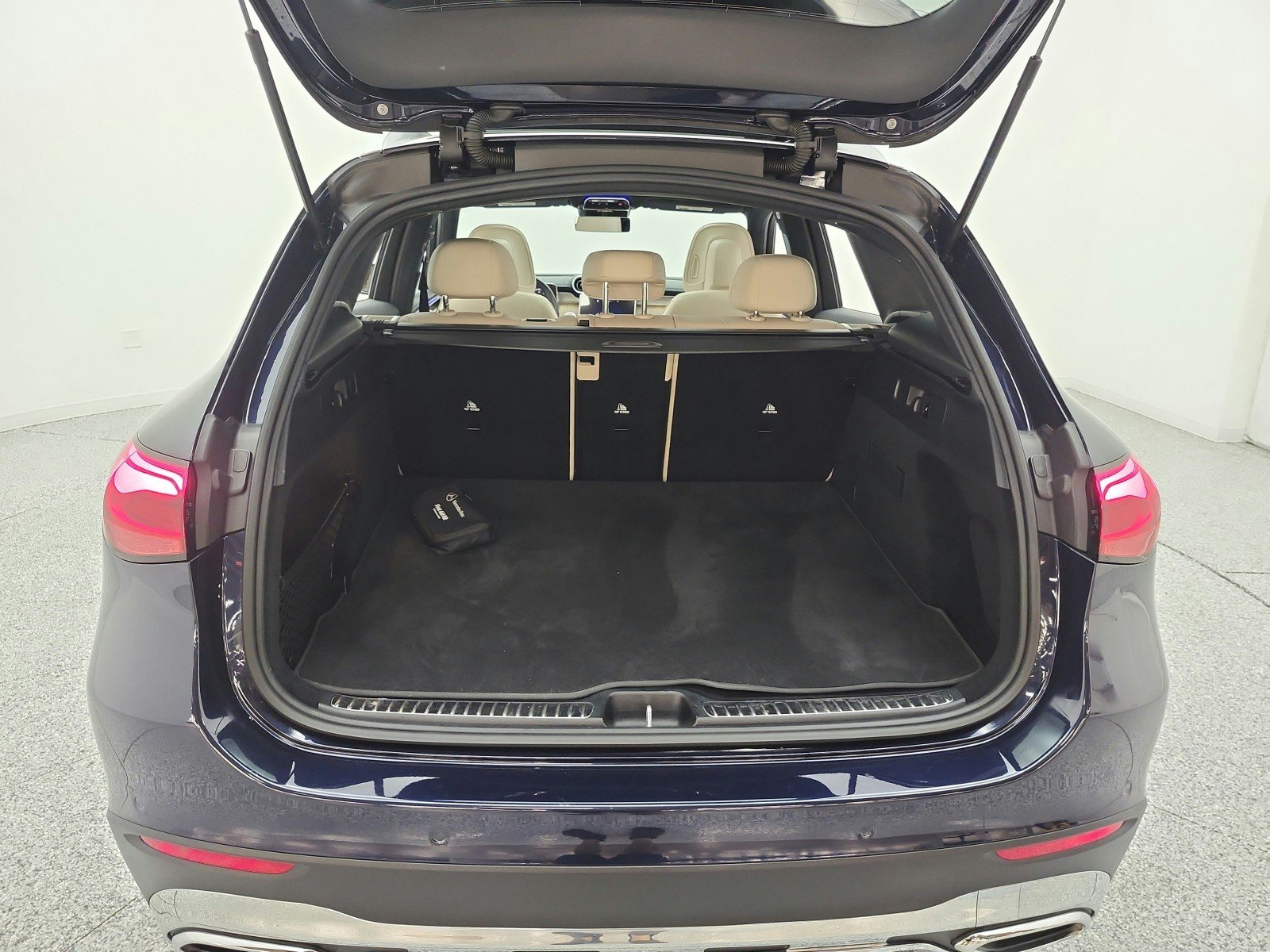 Certified Used 2024 Nautical Blue Metallic Mercedes-Benz GLC 300 SUV image 21