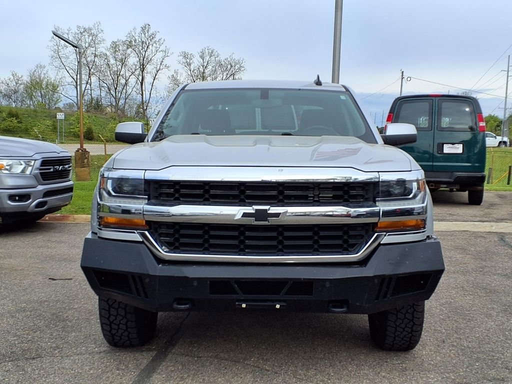 Used 2018 Chevrolet Silverado 1500 LT with VIN 3GCUKREC0JG321374 for sale in Howell, MI