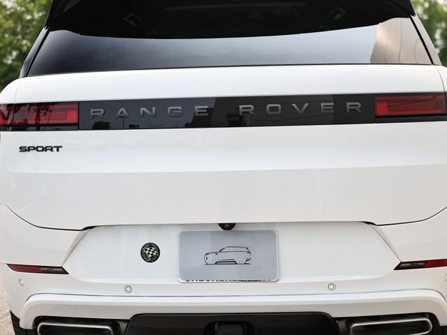 New 2026 Ostuni Pearl White LAND ROVER Dynamic SE image 12
