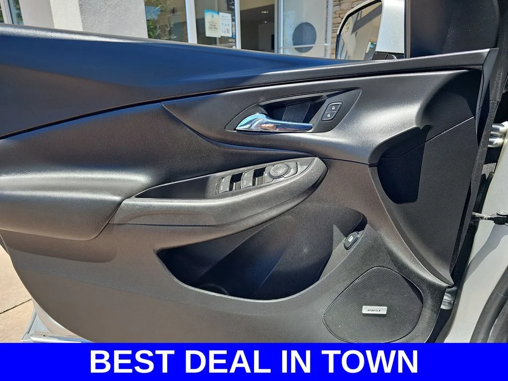 Used 2018 Silver Chevrolet Premier image 26
