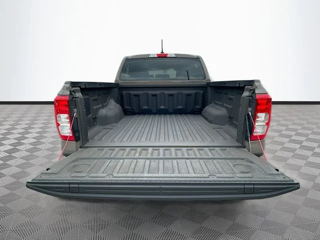 Used 2025 Gray Ford XL image 23