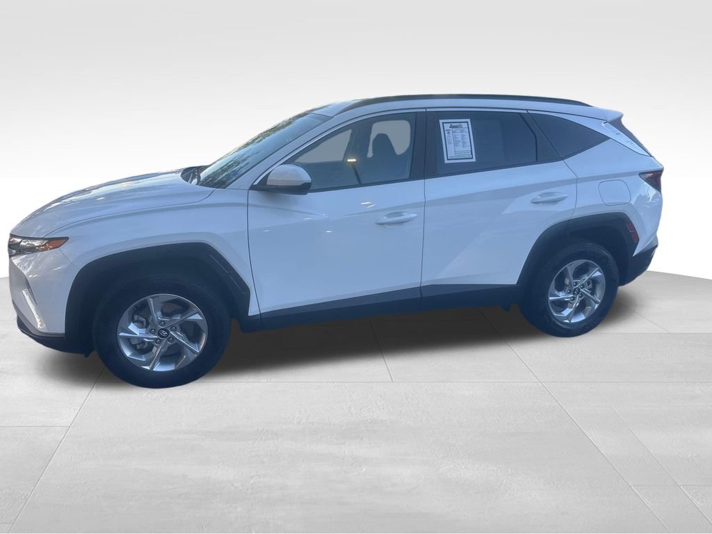 Used 2024 White Hyundai SEL image 4