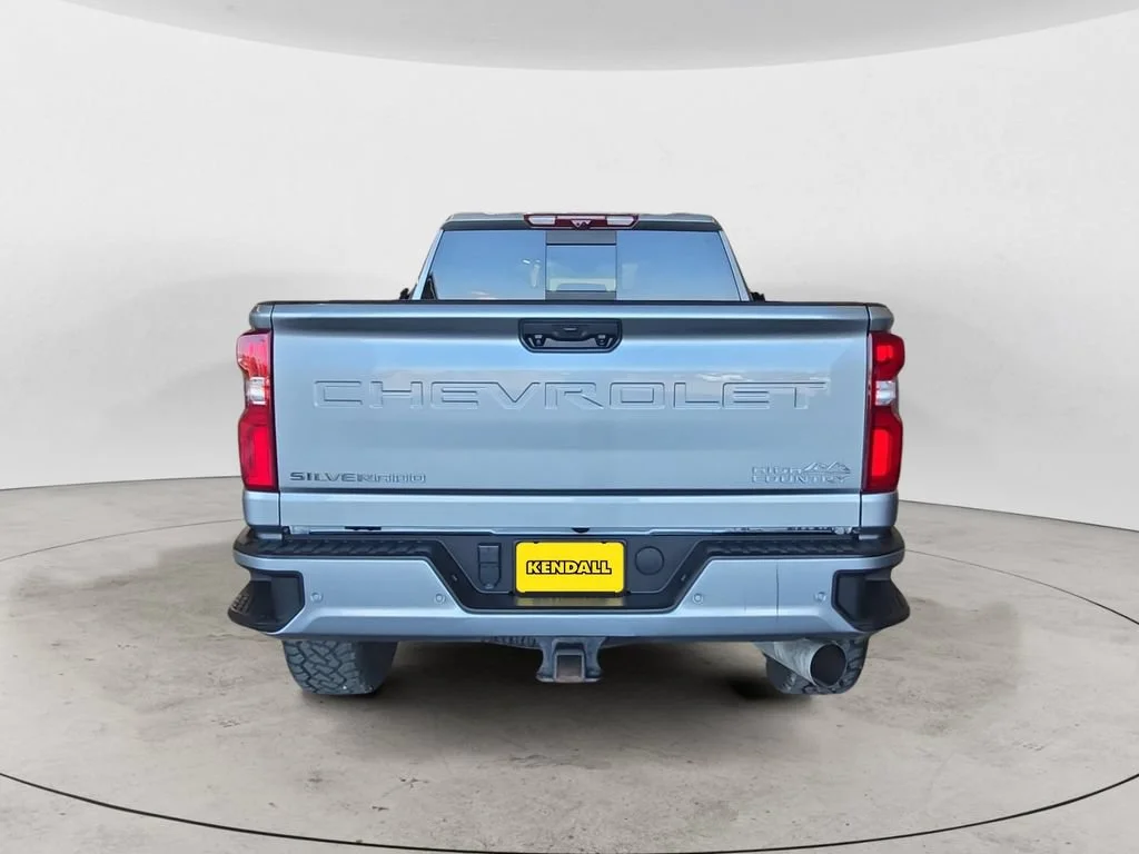 Used 2024 Sterling Gray Metallic Chevrolet High Country image 10