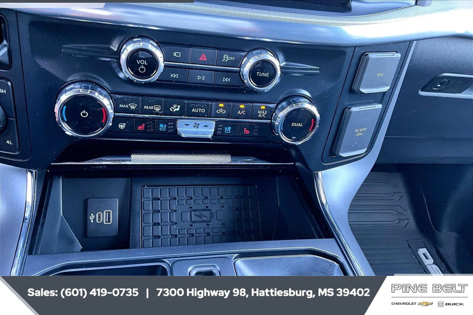 Used 2025 Marsh Gray Ford LARIAT image 24