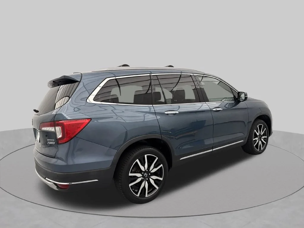 2022 Honda Pilot TOURING SUV Slide 12